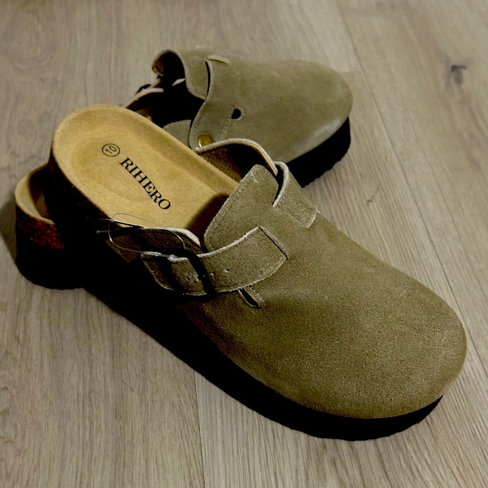 Women’s platform slip-on sandals